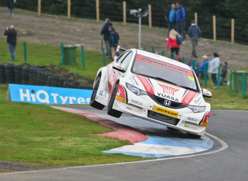 BTCC_races_Knockhill_August_26th_2012 (4).jpg